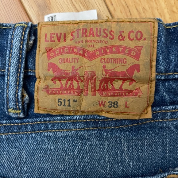 Levi’s Jean shorts 511 - Picture 3 of 3